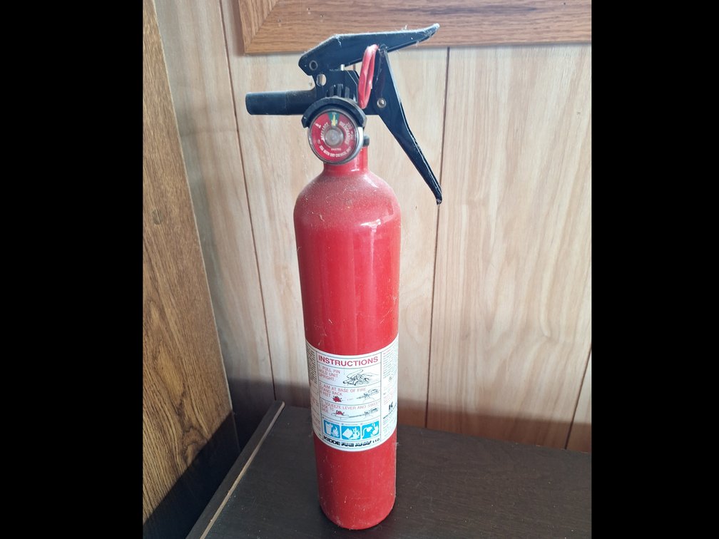 Kidde Model FA110 Dry Chemical Fire Extinguisher
