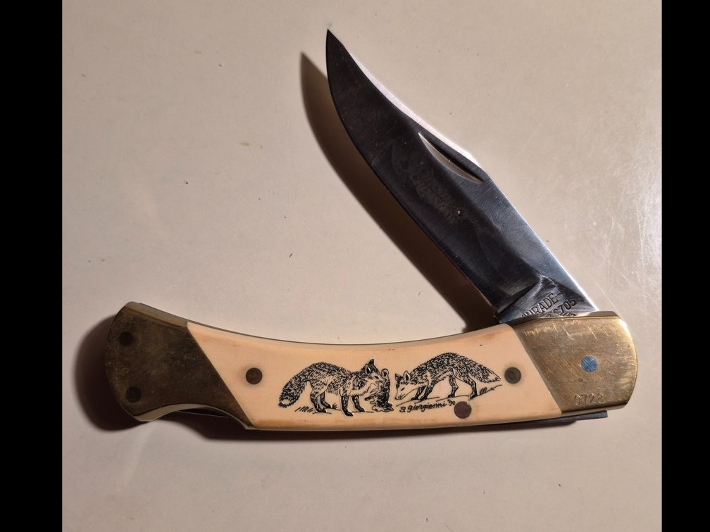 Schrade Scrimshaw Folding Pocket Knife