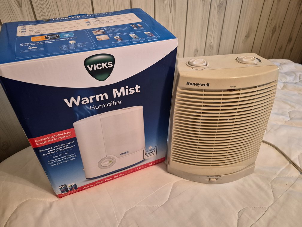 Vicks Warm Mist Humidifier & Honeywell Air Heater