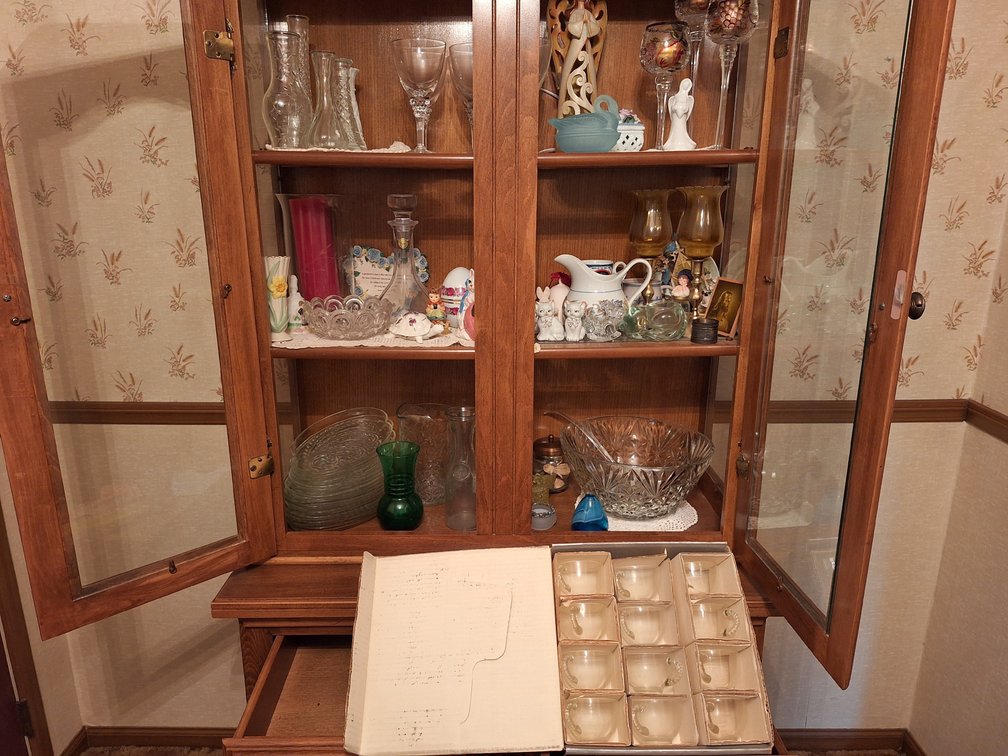 Assorted Glassware Collection