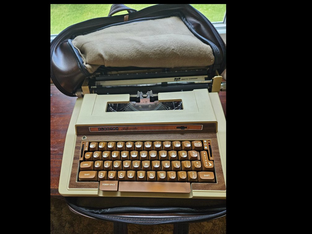 SCM Smith-Corona Electra Automatic Typewriter