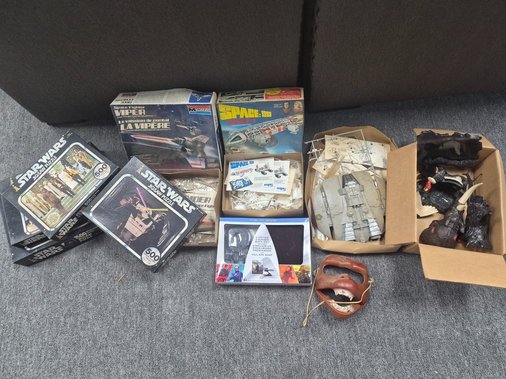 Vintage Sci-Fi Model Kits, Puzzles & Collectibles