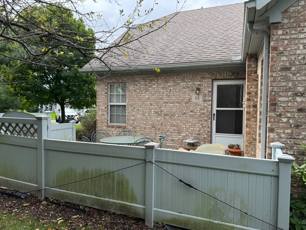 93 Stonegate Circle, Bowling Green, OH 43402