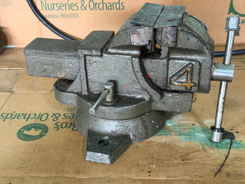 Cast Iron Swivel Base Bench Vise