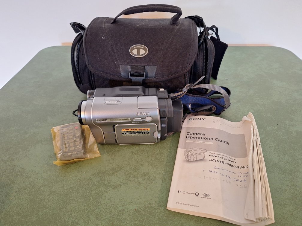 Sony DCR-TRV480 NTSC Digital8 Handycam Camcorder