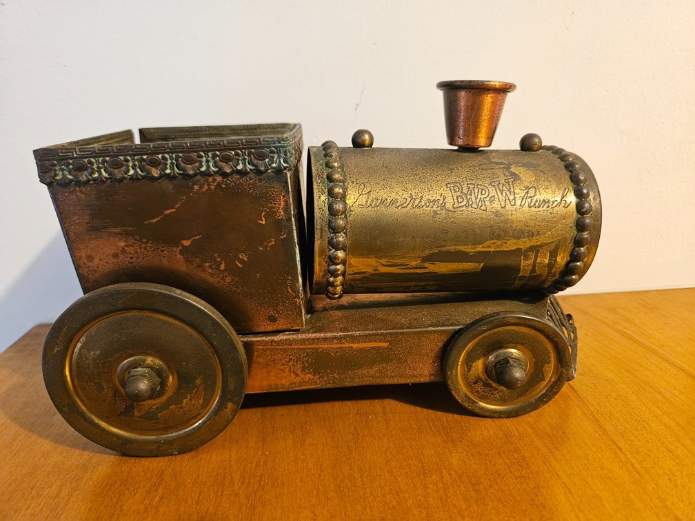 Higgins Novelty Metal Steam Locomotive
