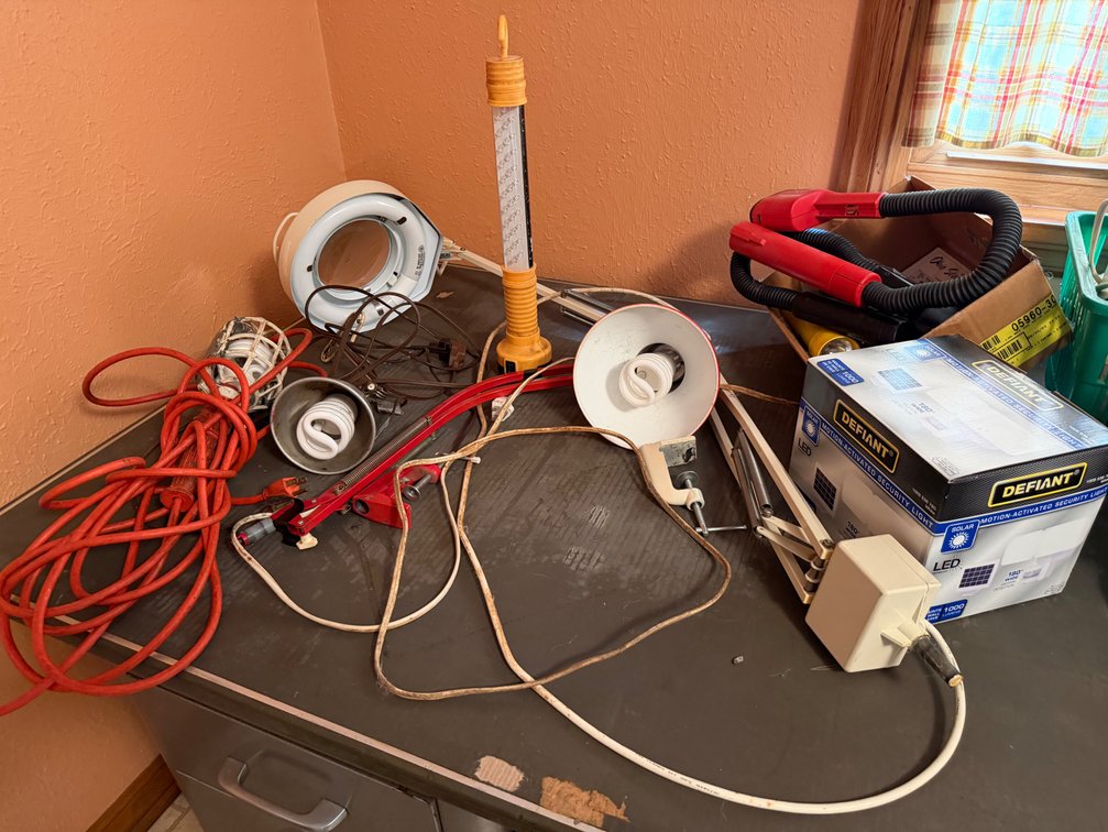 Task Lamps, Trouble Lights, and Shop Accessories