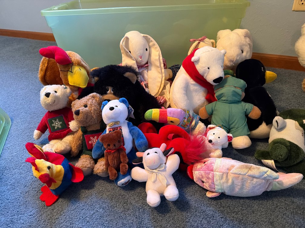 Plush Teddy Bears, Stuffed Animals, and Cloth Dolls