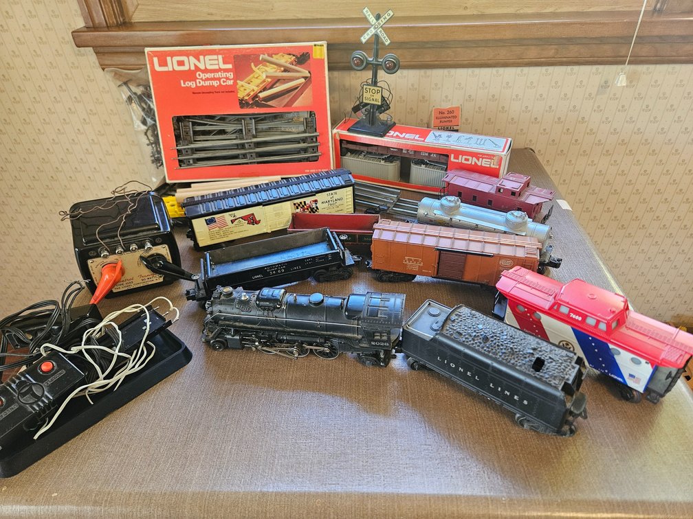 Lionel O Gauge Train Locomotive, Rolling Stock, and Accessories