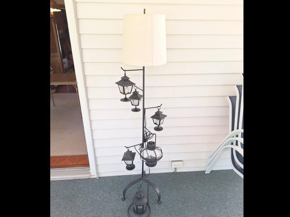 Black Metal Multi-Lantern Floor Lamp with Drum Shade