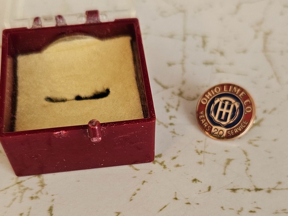 B.B. CO 10K Gold Ohio Lime Co. 20 Years Service Pin