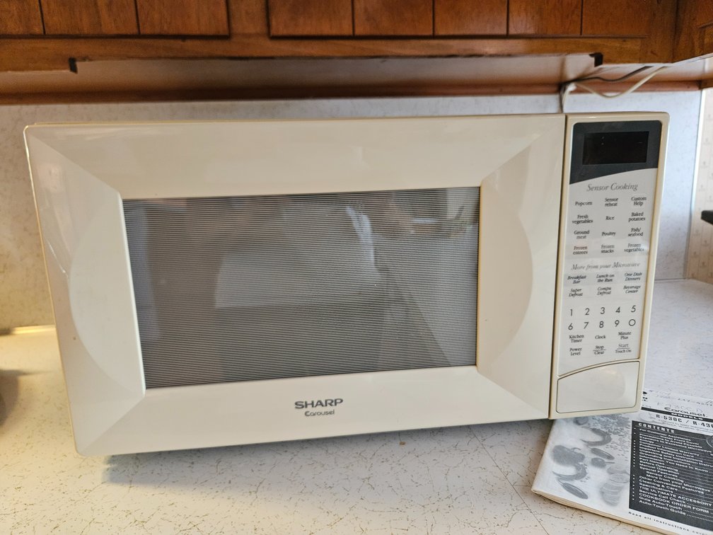 Sharp Carousel R-430CD Countertop Microwave Oven