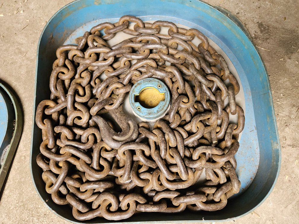 Heavy-Duty Steel Chains with Hooks