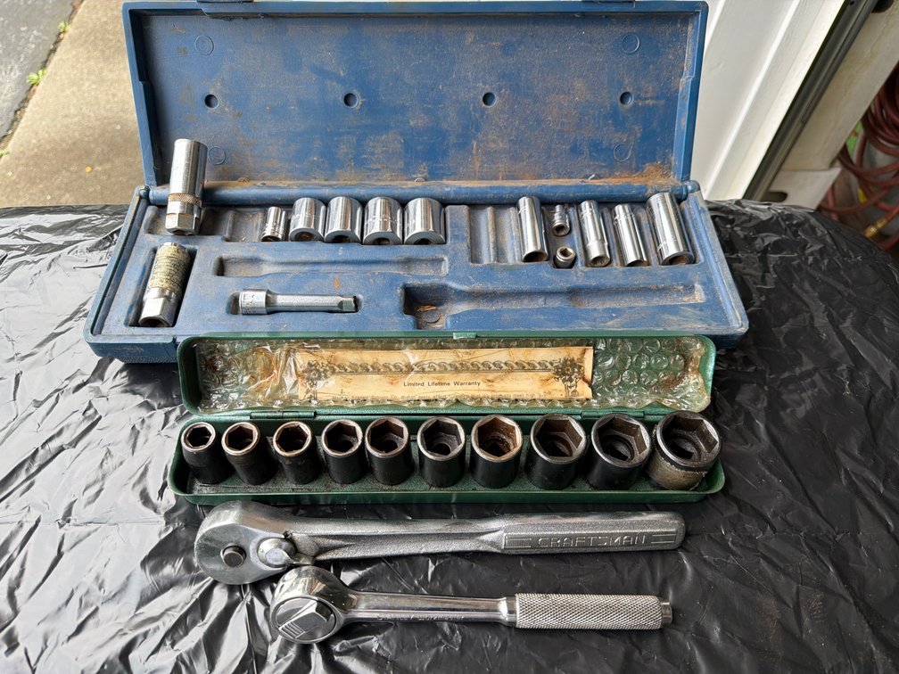 Ratchets and Sockets with Metal and Plastic Cases