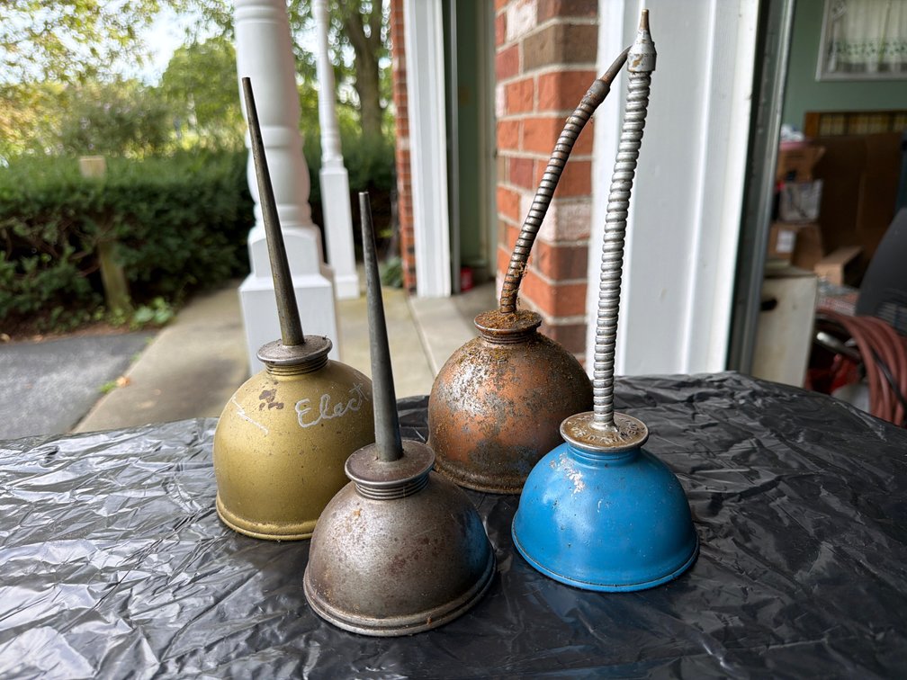 Metal Dome-Base Thumb-Pump Oil Cans