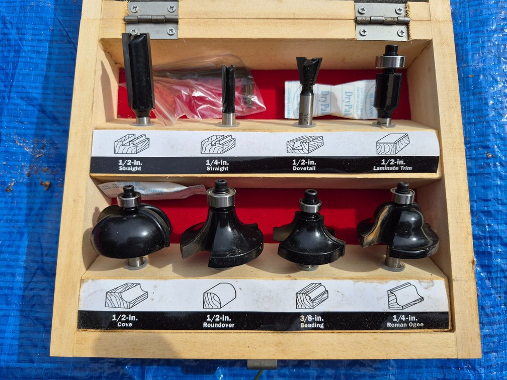 Craftsman 8-Piece Router Bit Set with Wooden Case