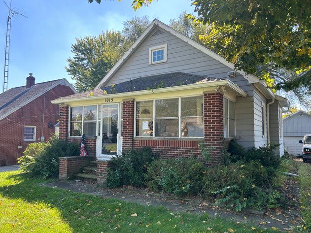 1015 Elm Tree Rd, Rossford, OH 43460