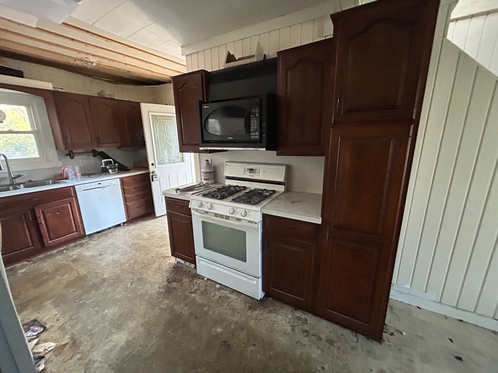 Image for 1015 Elm Tree Rd, Rossford, OH 43460