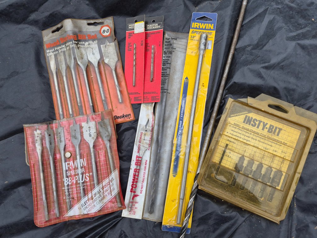 Drill Bits, Spade Bits, Bit Extension, and Countersink Set