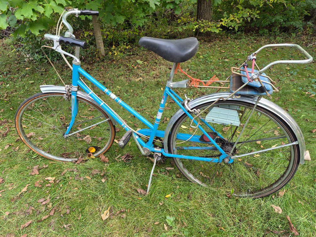 Columbia Tourist Step-Through Bicycle with Child Seat
