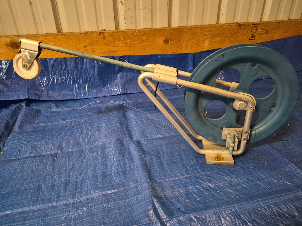 Planer Board Reel with Boom Arm and Hand Crank