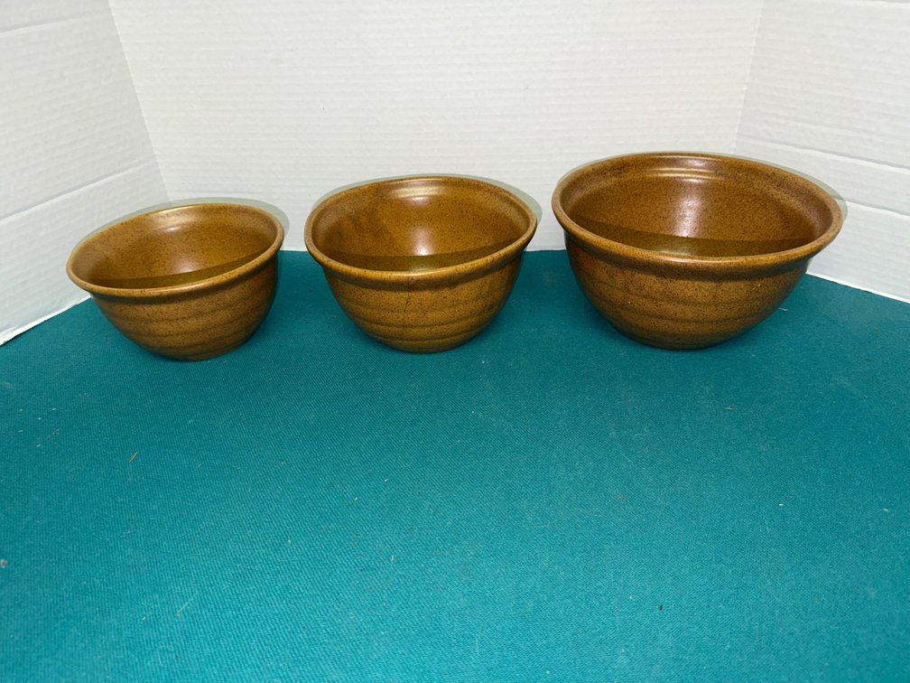 Set of Three Speckled Ceramic Mixing Bowls