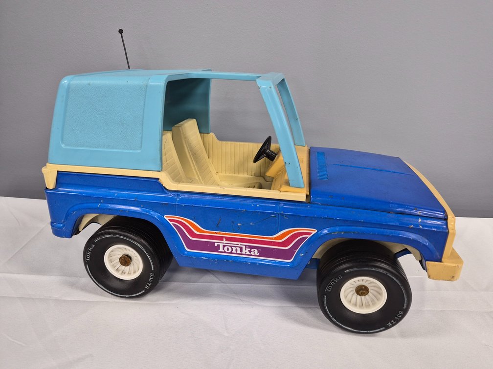 Tonka 835 TR Pressed Steel 4x4 Toy Truck