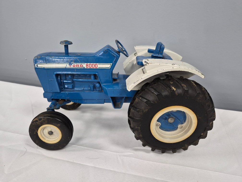 Ford 8000 Die-Cast Metal Toy Tractor
