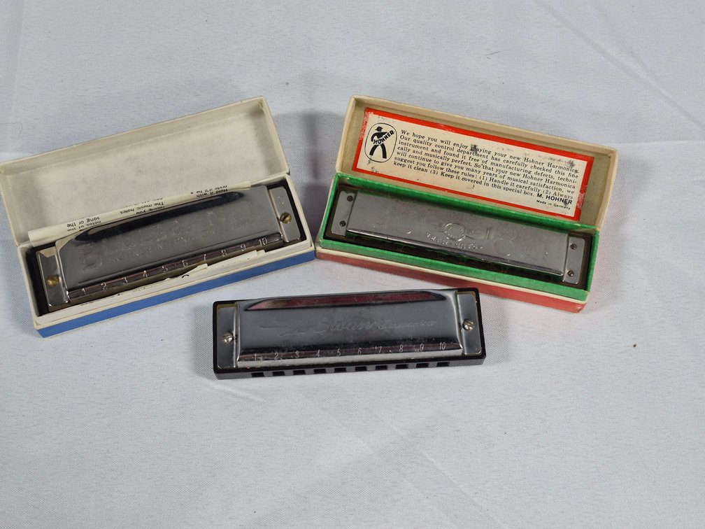 10-Hole Diatonic Harmonicas with Boxes