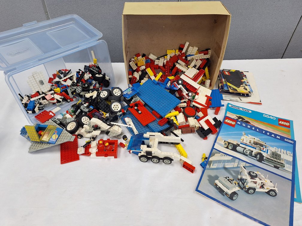 LEGOS