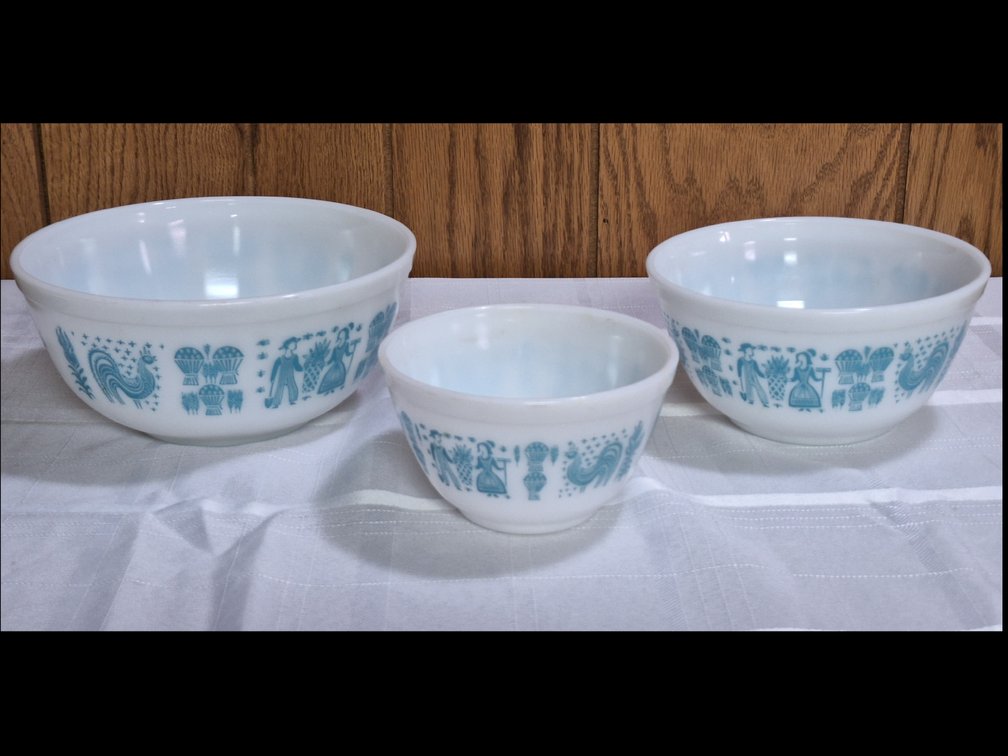 Pyrex Butterprint Opal Glass Mixing Bowls