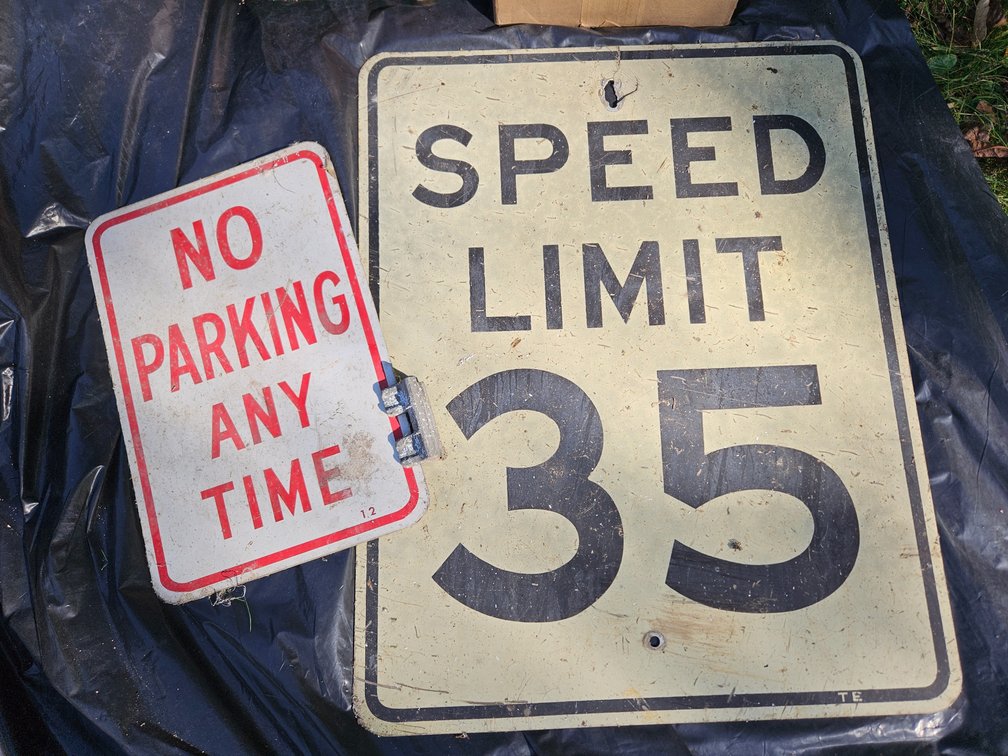 Speed Limit 35 and No Parking Metal Traffic Signs