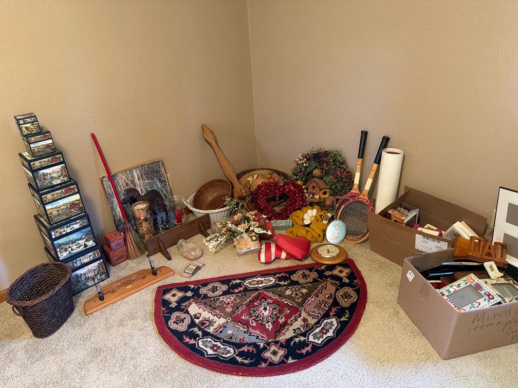 Home Decor, Accent Rug, Tennis Rackets, and Housewares