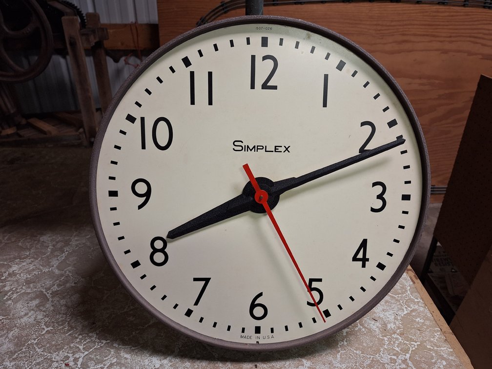 Simplex Type 5745 Metal Analog Wall Clock