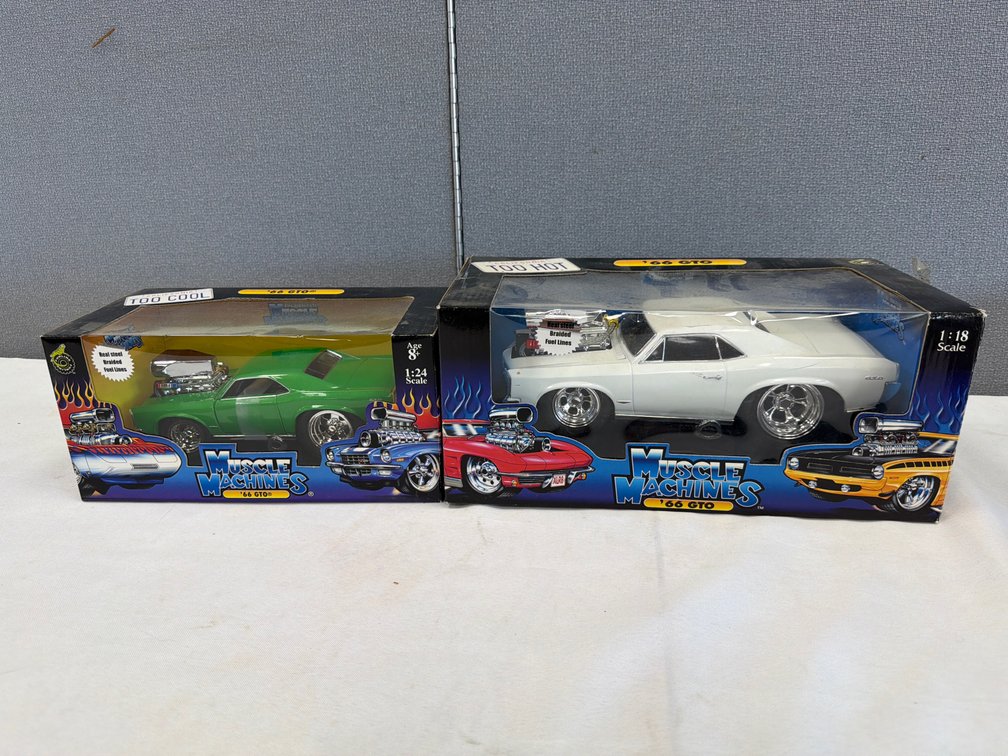 Muscle Machines '66 GTO Die-Cast Model Cars