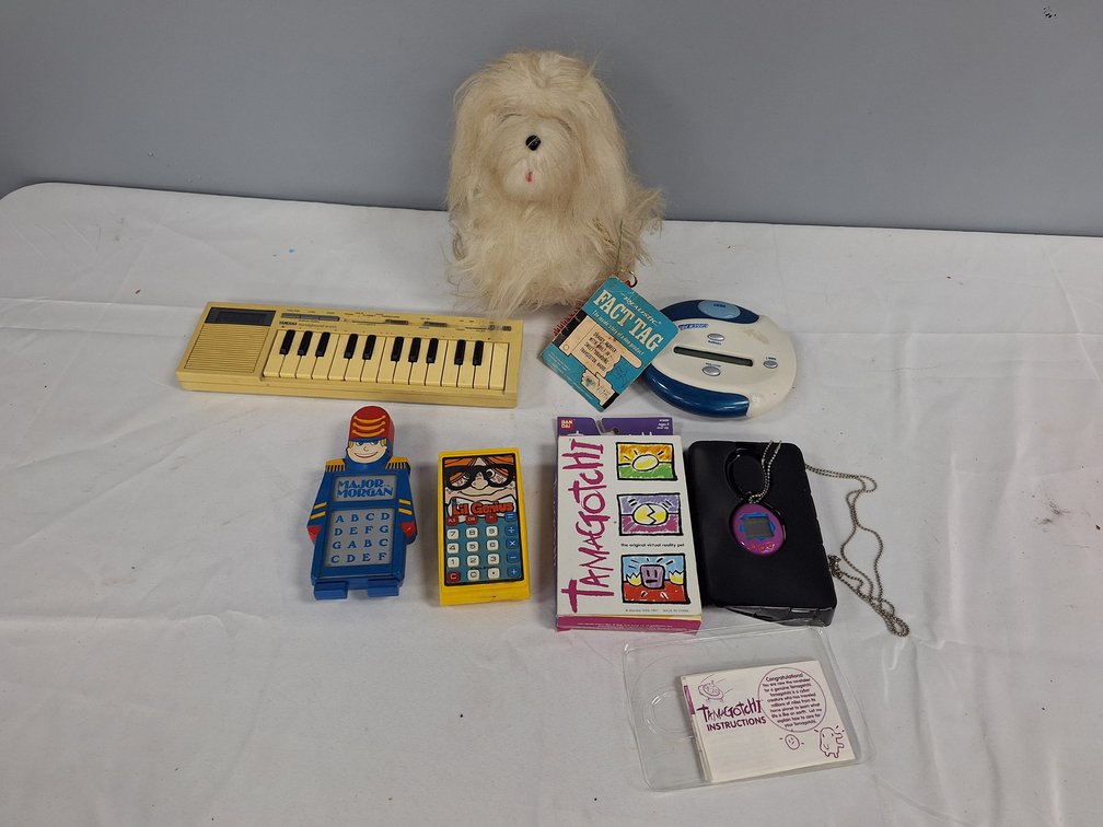 Bandai Tamagotchi, Electronic Games, Keyboard, and Novelty Radio