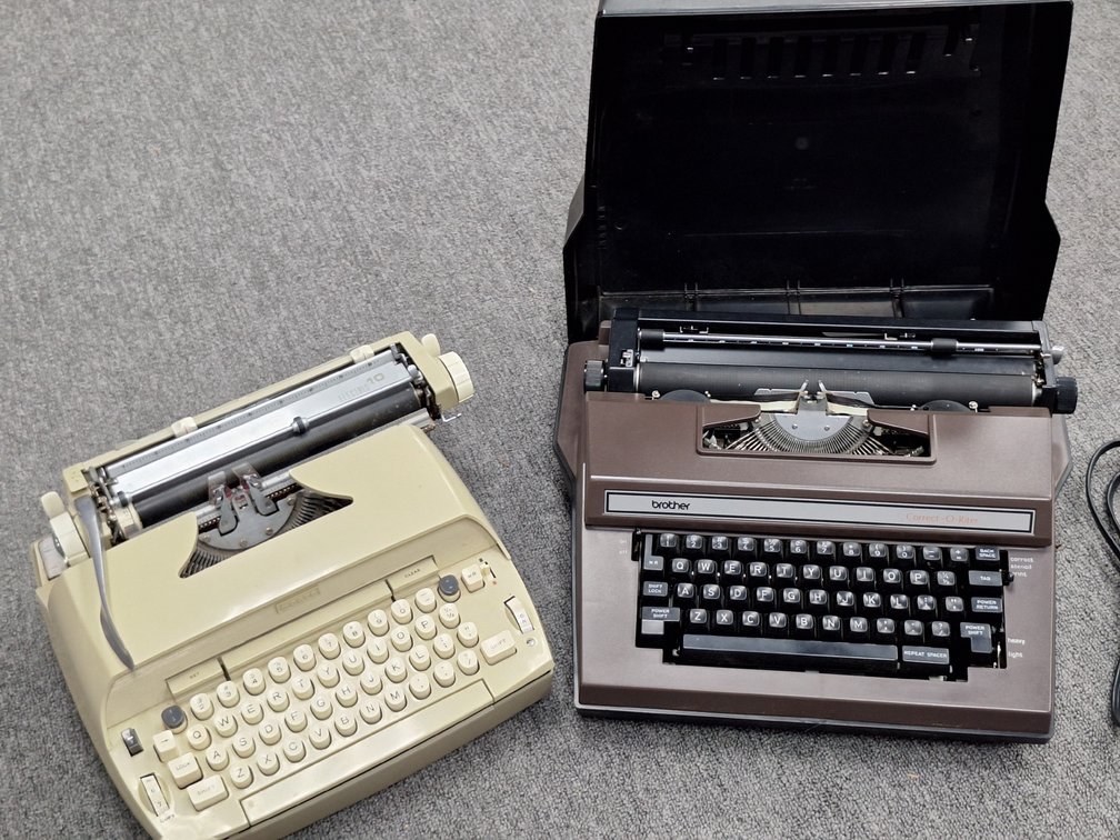 Portable Electric Typewriters