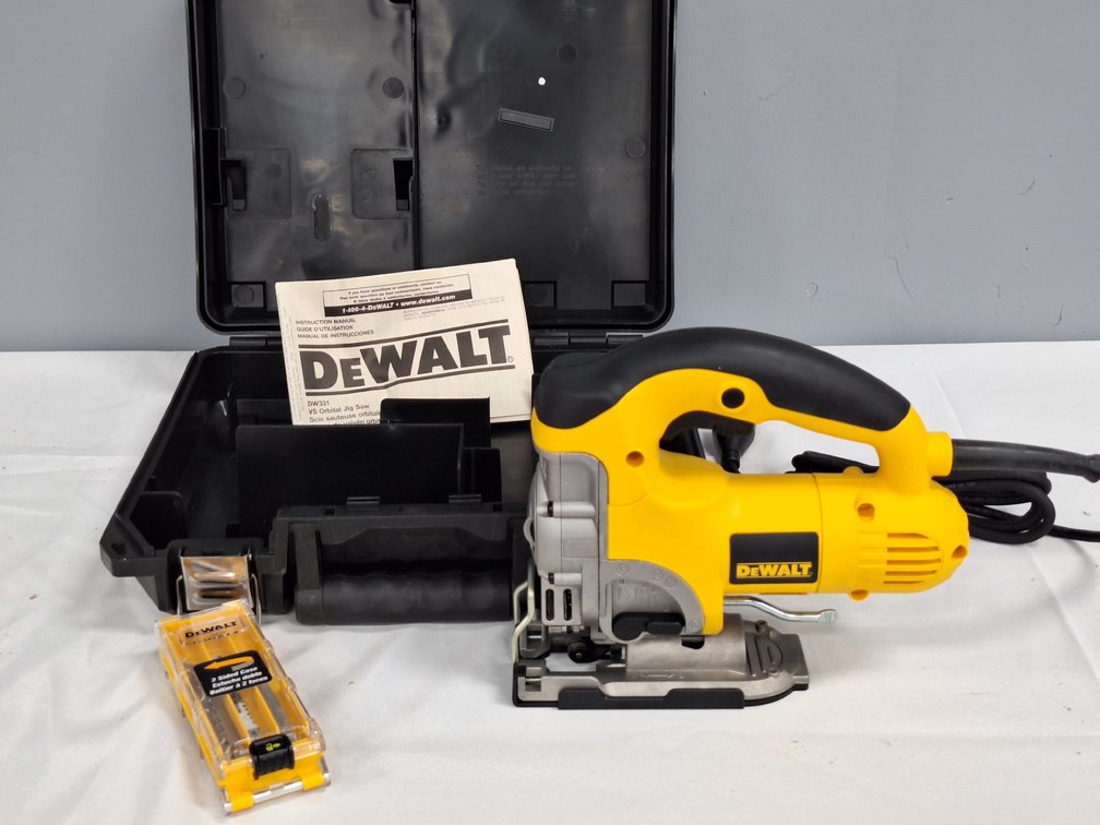 DEWALT DW331 Corded Orbital Jig Saw with Case