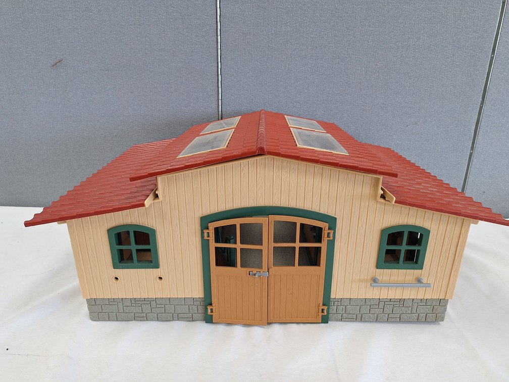 Schleich Farm World Horse Stable / Barn