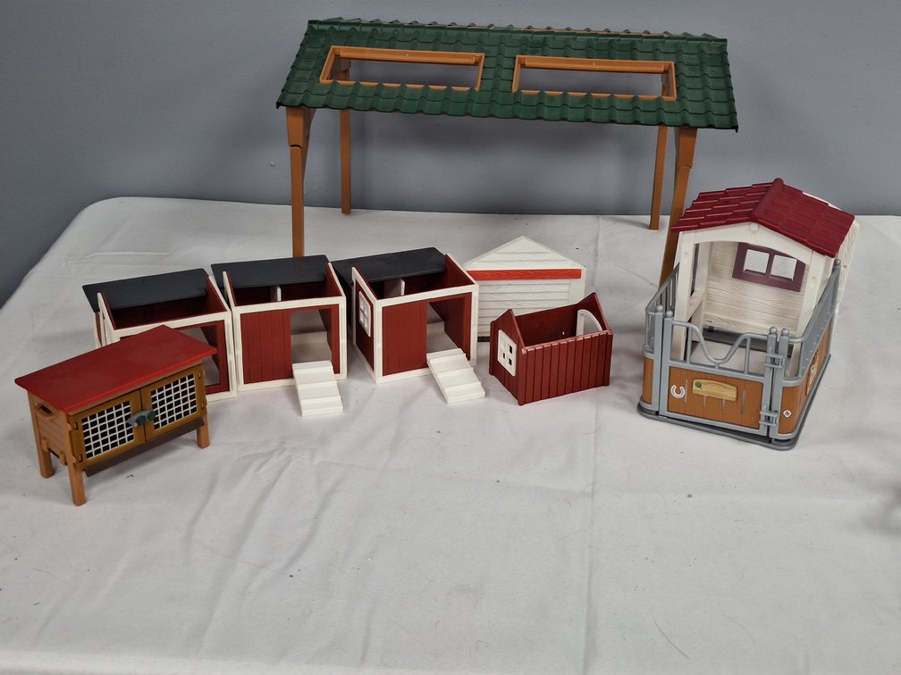 Schleich Plastic Toy Farm and Stable Building Pieces
