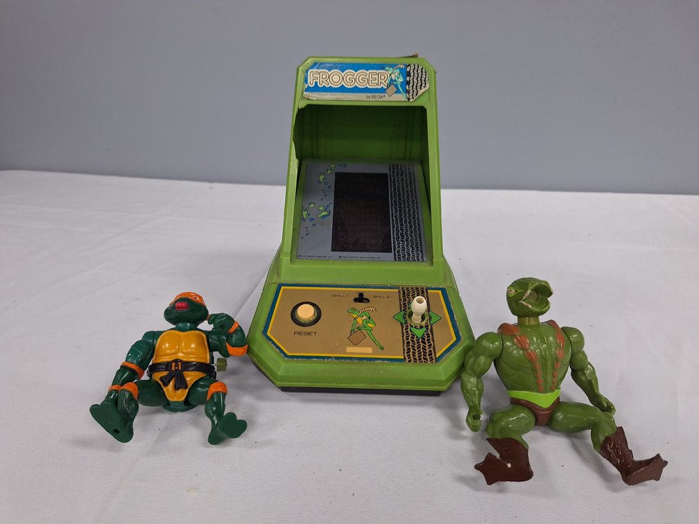 Frogger Tabletop Arcade Game and Action Figures