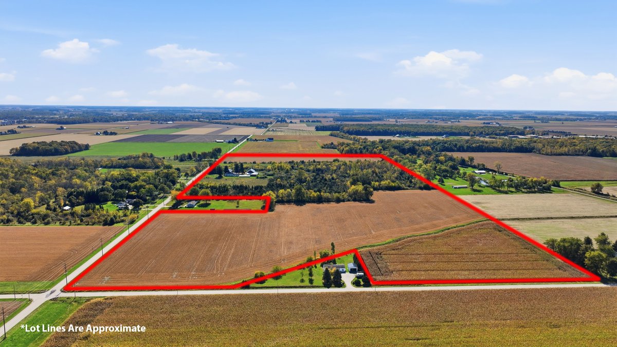 19707 Lemoyne Rd, Luckey, OH 43443