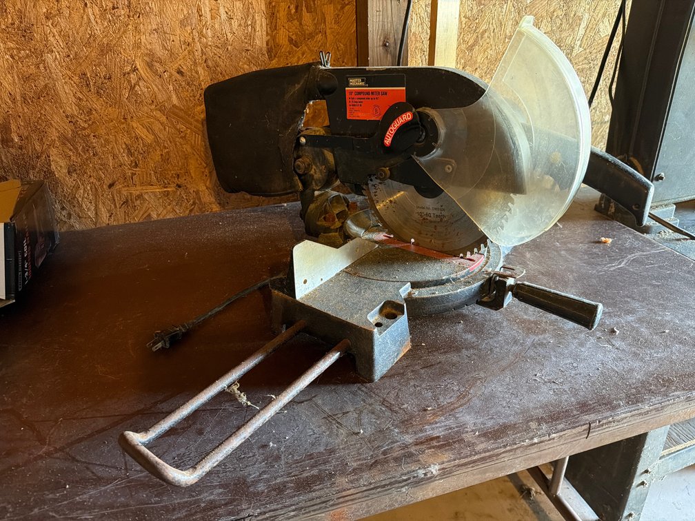 Master Mechanic 10-Inch Compound Miter Saw