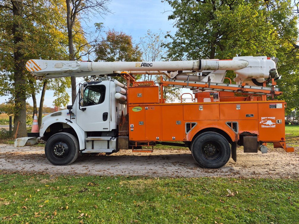 Freightliner Business Class M2 Altec Bucket Truck