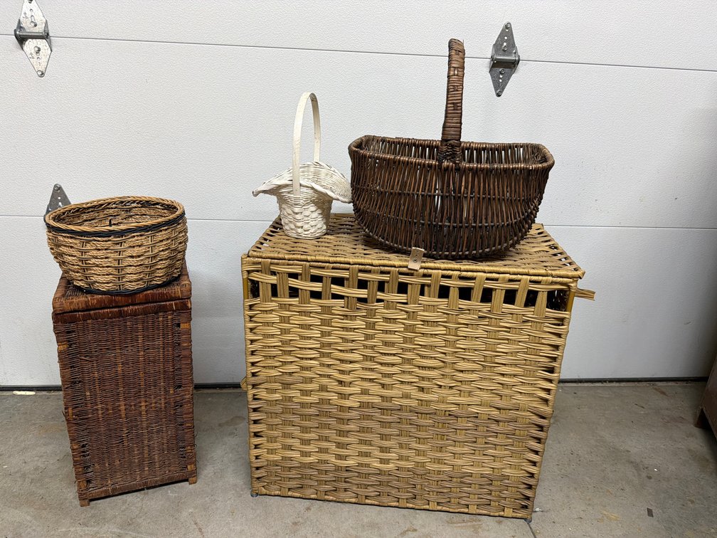Woven Storage Hampers and Wicker Baskets
