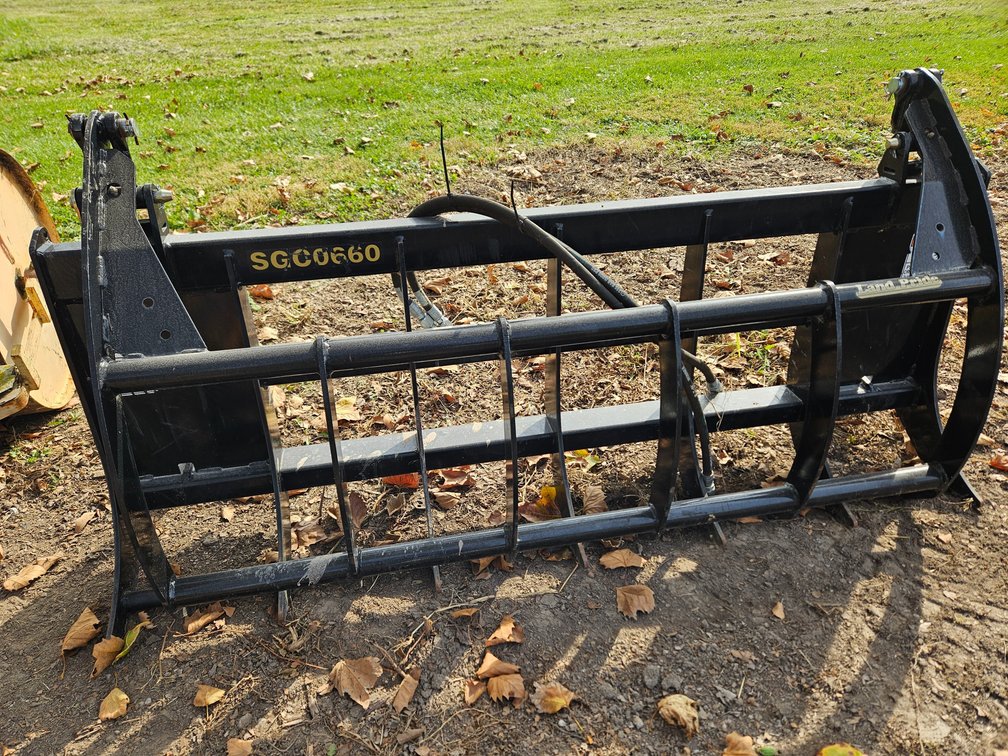 Land Pride SGC0660 Hydraulic Grapple Attachment