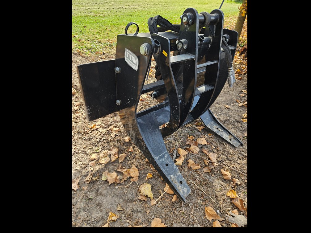 Titan Attachments LOGGP Hydraulic Tree Puller Attachment