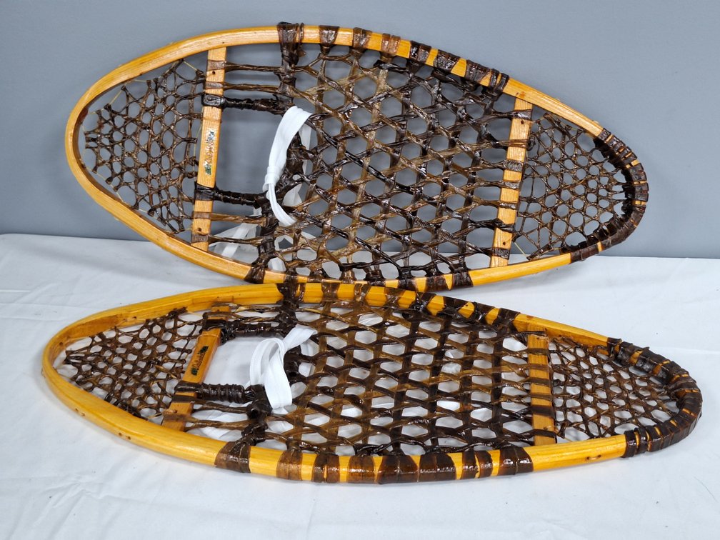 Cabela's Wooden Bearpaw Snowshoes, 14 x 30 in