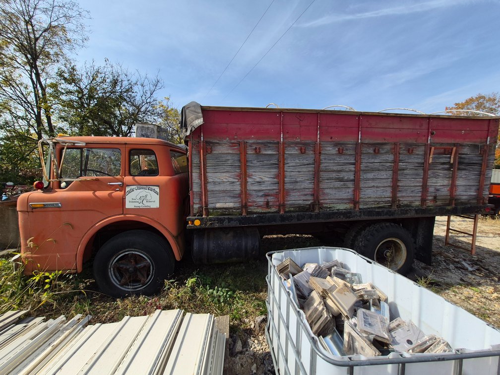 1970 Ford 700 Cab-Over Stake Bed Truck