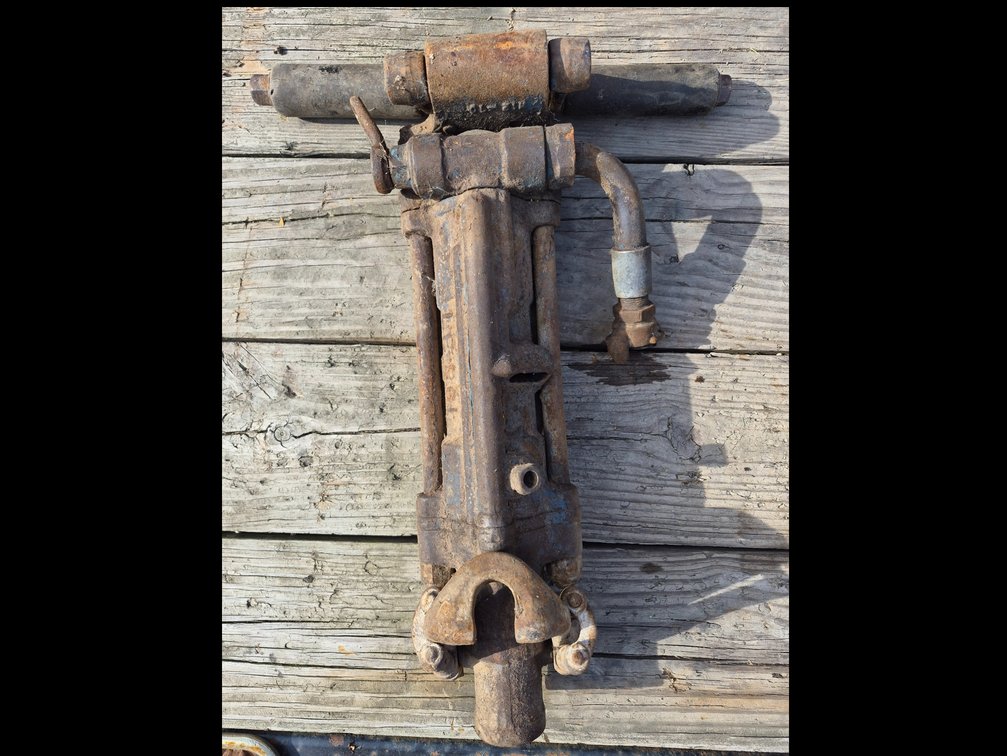 Le Roi Pneumatic Pavement Breaker